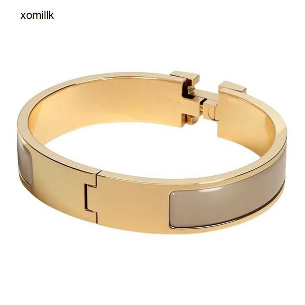 designer h letter bangle luxury brand enamel bracelets men and women fashion everyday accessories party wedding valentine's day cll, Black
designer h letter bangle luxury brand enamel bracelets men and women fashion everyday accessories party wedding valentine's day cll, Black