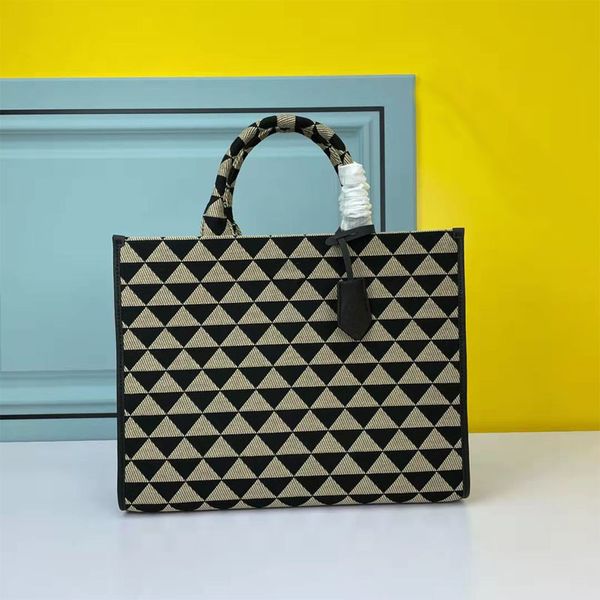 2022 classic designer tote bag women high capacity composite shopping handbag fashion crossbody bags female nylon handbags
2022 classic designer tote bag women high capacity composite shopping handbag fashion crossbody bags female nylon handbags