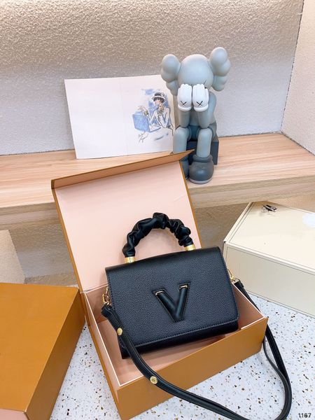 genuine leather designer bag tote bag candy color shoulder bag clutch handbag luxury crossbody bag designer bag messenger package evening pa
genuine leather designer bag tote bag candy color shoulder bag clutch handbag luxury crossbody bag designer bag messenger package evening pa