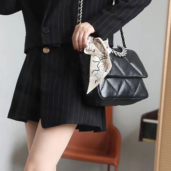 luxury crossbody bag designer shoulder bag handbag genuine leather chain bag 30cm flap bag level replication evening bag with box ch013
luxury crossbody bag designer shoulder bag handbag genuine leather chain bag 30cm flap bag level replication evening bag with box ch013