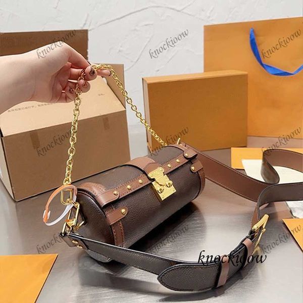 2023 new luxury designer crossbody bag flap locking design crossbody can put a cell phone a chain multifunctional can be hand-carried goods
2023 new luxury designer crossbody bag flap locking design crossbody can put a cell phone a chain multifunctional can be hand-carried goods