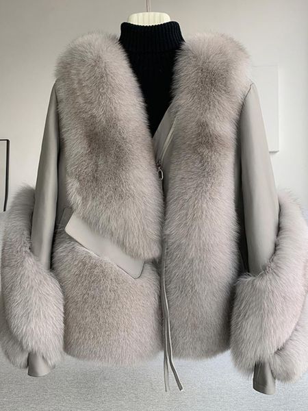 fur menina bonita 2022 real fur coat winter jacket women natural fox fur genuine leather outerwear streetwear locomotive thick warm, Black
fur menina bonita 2022 real fur coat winter jacket women natural fox fur genuine leather outerwear streetwear locomotive thick warm, Black