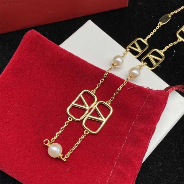 2023 luxury fashion necklace designer 925 silver plated stainless steel letter pendant
2023 luxury fashion necklace designer 925 silver plated stainless steel letter pendant