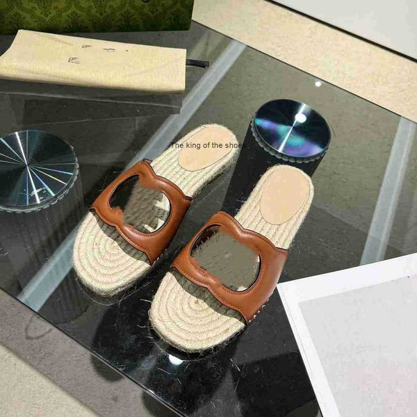 2023 luxury designer classic women slippers summer 20232023ity fashion new non-slip flat sandal open toes flat ladies outdoor beach sandals, Black
2023 luxury designer classic women slippers summer 20232023ity fashion new non-slip flat sandal open toes flat ladies outdoor beach sandals, Black