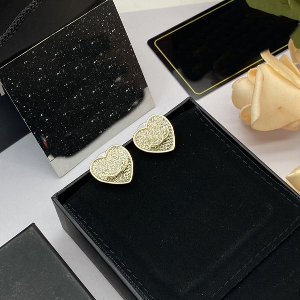 classic c earing designer for lady women fashion ccity stud earring party jewelry woman wedding engagement gold earrings high-quality gift 6, Golden;silver
classic c earing designer for lady women fashion ccity stud earring party jewelry woman wedding engagement gold earrings high-quality gift 6, Golden;silver