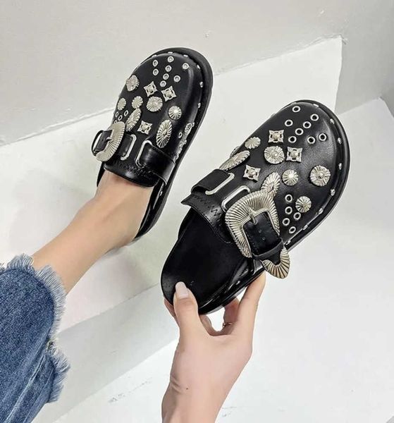 chic slippers summer women platform rivets punk rock leather mules creative metal fittings casual party shoes female outdoor slides 221017, Black
chic slippers summer women platform rivets punk rock leather mules creative metal fittings casual party shoes female outdoor slides 221017, Black