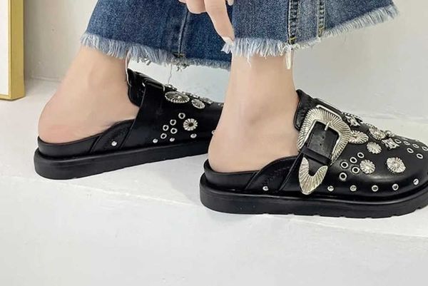summer women slippers platform rivets punk rock leather mules creative metal fittings casual party shoes female outdoor slides 221031, Black
summer women slippers platform rivets punk rock leather mules creative metal fittings casual party shoes female outdoor slides 221031, Black