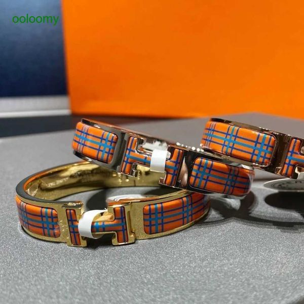 original hemrres designer bracelet clic enamel mens and womens h s925 sterling silver 18k gold plated personalized simple fashion couple sty, Black
original hemrres designer bracelet clic enamel mens and womens h s925 sterling silver 18k gold plated personalized simple fashion couple sty, Black
