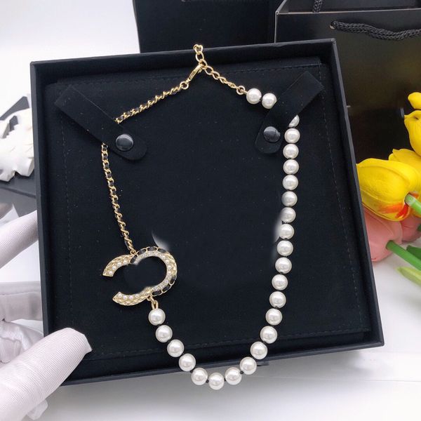luxury designer ccity necklaces classic pendant jewelry retro carving c pearl chokers necklacess couples party wedding gift e3, Silver
luxury designer ccity necklaces classic pendant jewelry retro carving c pearl chokers necklacess couples party wedding gift e3, Silver