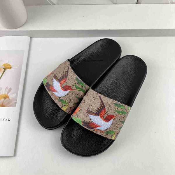 2023 sandalsfashion designer 2023 women men slippers beach slides classic pantoufle letter sandals 20232023ity hvx, Black 
2023 sandalsfashion designer 2023 women men slippers beach slides classic pantoufle letter sandals 20232023ity hvx, Black
