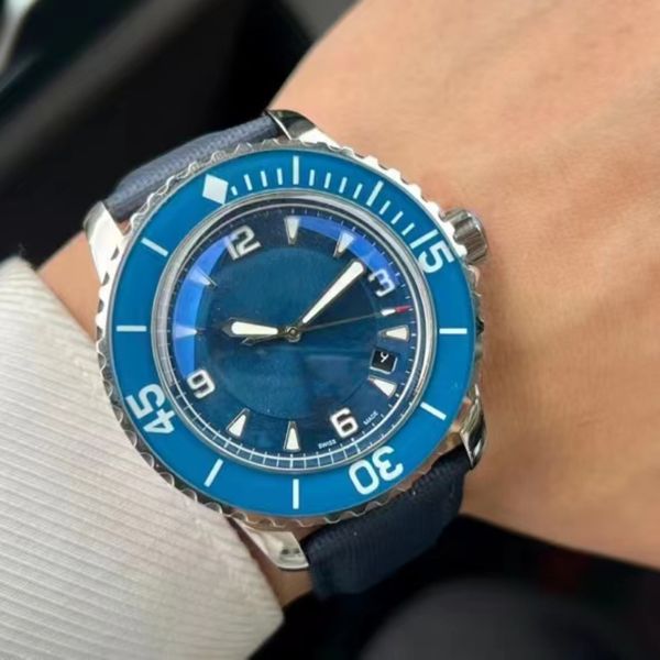 men's high-quality diamond watch classic designer sapphire mirror all can not automatic mechanical travel precision very beautiful luxu, Slivery;golden
men's high-quality diamond watch classic designer sapphire mirror all can not automatic mechanical travel precision very beautiful luxu, Slivery;golden