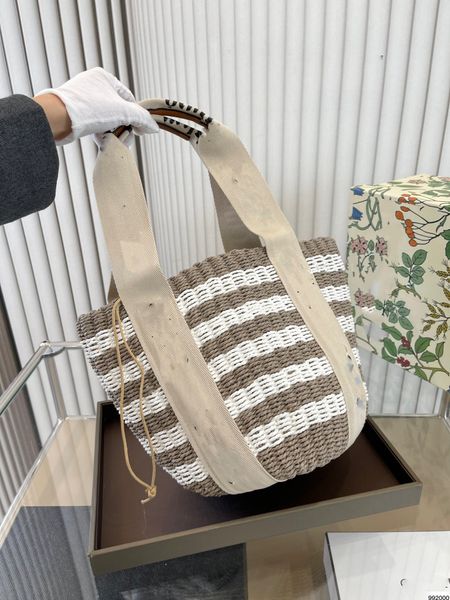 shoulder bags 2023 spring/summer european fashion designer designs a new straw woven cabbage basket bag
shoulder bags 2023 spring/summer european fashion designer designs a new straw woven cabbage basket bag