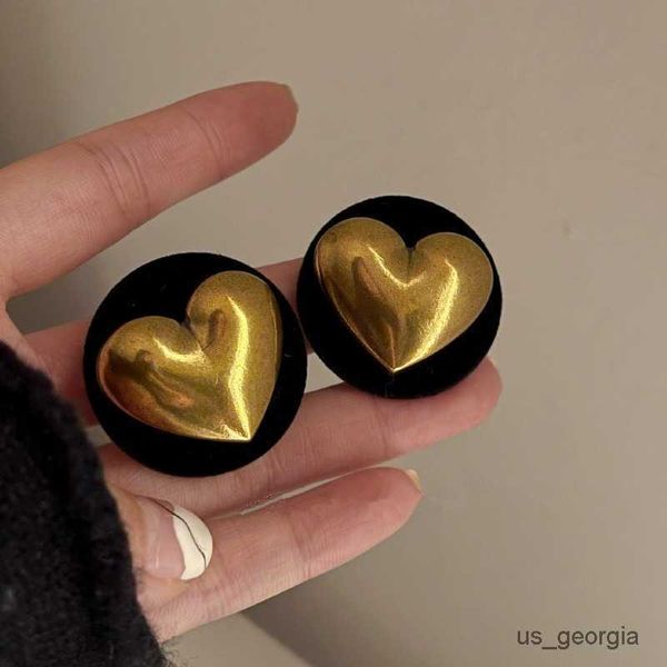 stud vintage round gold colour heart statement earrings big black earrings for women ethnic jewelry elegant party gift 2023, Golden;silver
stud vintage round gold colour heart statement earrings big black earrings for women ethnic jewelry elegant party gift 2023, Golden;silver