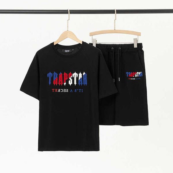 trapstar blue red towel embroidered short sleeve ins simple versatile men's and women's loose relaxed round neck t-shirt, Black;white
trapstar blue red towel embroidered short sleeve ins simple versatile men's and women's loose relaxed round neck t-shirt, Black;white