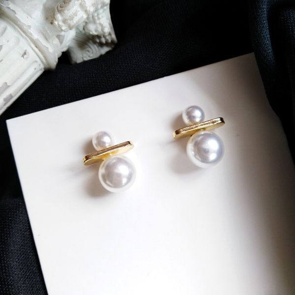 fashion new popular pearl stud earrings classic style beautiful earrings women's wedding jewelry gift, Golden;silver
fashion new popular pearl stud earrings classic style beautiful earrings women's wedding jewelry gift, Golden;silver