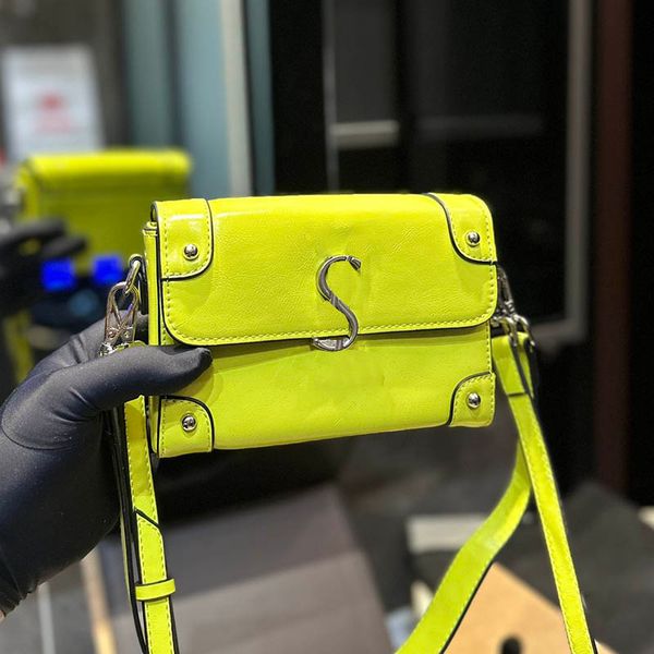 luxury trunk women mini cosmetic bag vintage crossbody designer wallet genuine leather quilted silver hardware classic flap one shoulder han
luxury trunk women mini cosmetic bag vintage crossbody designer wallet genuine leather quilted silver hardware classic flap one shoulder han