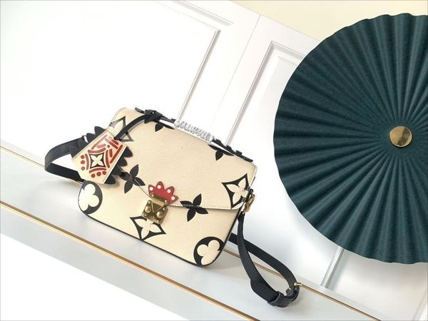 5a luxury women's crossbody chain shoulder bag embossed pattern designer metis tote signature s lock pocket shoulder bag handbag
5a luxury women's crossbody chain shoulder bag embossed pattern designer metis tote signature s lock pocket shoulder bag handbag