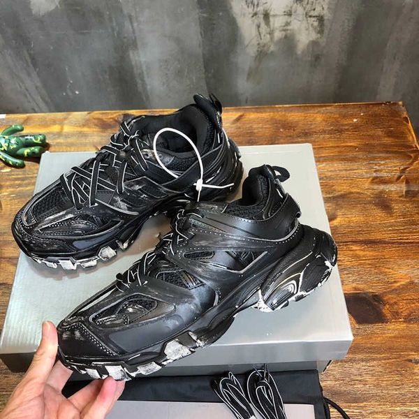 designer shoes men women casual shoes runners shoes runner track 3 3.0 triple white black sneakers tess.s. r leather luxury brand trainer ny
designer shoes men women casual shoes runners shoes runner track 3 3.0 triple white black sneakers tess.s. r leather luxury brand trainer ny