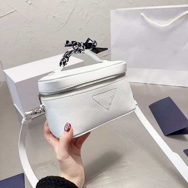 handbags crossbody shoulder bags designer luxury mini portable cosmetic lipstick bag sheepskin black ladies fashion small purses belt size 1
handbags crossbody shoulder bags designer luxury mini portable cosmetic lipstick bag sheepskin black ladies fashion small purses belt size 1