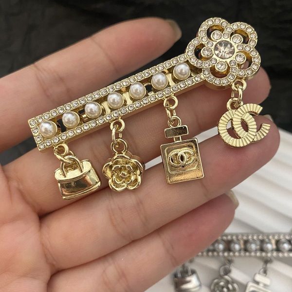 luxury famous designer brand brooch fashion pin pendantl brooches suit pin clothing decoration jewelry accessories gift 20style, Gray
luxury famous designer brand brooch fashion pin pendantl brooches suit pin clothing decoration jewelry accessories gift 20style, Gray