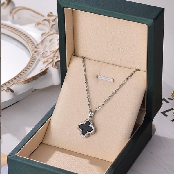 18k gold clover necklace plated necklaces luxury designer two-sided four-leaf necklace fashional pendant necklace wedding party jewelry no b, Silver
18k gold clover necklace plated necklaces luxury designer two-sided four-leaf necklace fashional pendant necklace wedding party jewelry no b, Silver