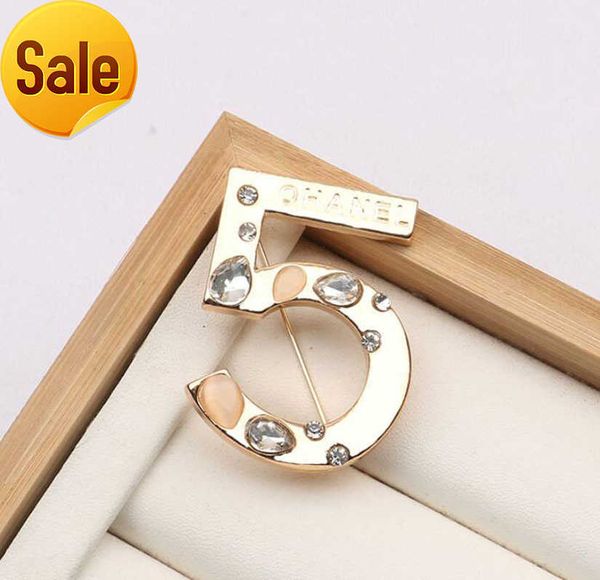 23ss 2color luxury brand designer letter brooches 18k gold plated brooch crystal suit pin small sweet wind fashion jewelry accessorie marry, Gray
23ss 2color luxury brand designer letter brooches 18k gold plated brooch crystal suit pin small sweet wind fashion jewelry accessorie marry, Gray