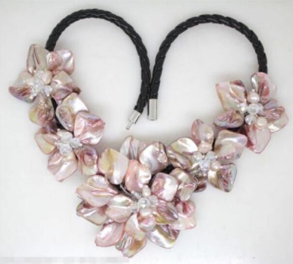 chokers jewelry pearl necklace style >>>>>beautiful pink pearl shell mother of crystal flower pendant n 230503, Golden;silver
chokers jewelry pearl necklace style >>>>>beautiful pink pearl shell mother of crystal flower pendant n 230503, Golden;silver