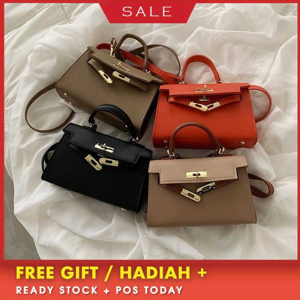 luxury brand shoulder bag fashion designer bag spring 2023 new women's one shoulder portable simple crossbody solid color evening clutc
luxury brand shoulder bag fashion designer bag spring 2023 new women's one shoulder portable simple crossbody solid color evening clutc