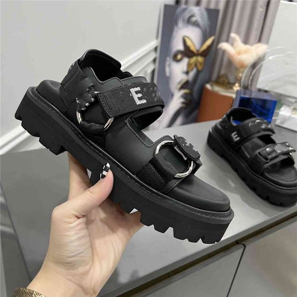 fashion women's sandals 2023 celins luxury brand letter logo summer women's high heels men's casual student flats 01-015, Black
fashion women's sandals 2023 celins luxury brand letter logo summer women's high heels men's casual student flats 01-015, Black