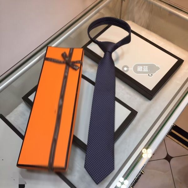 brand fashion men's tie fashion tie alphabet printed luxury designer business necktie, Blue;purple
brand fashion men's tie fashion tie alphabet printed luxury designer business necktie, Blue;purple