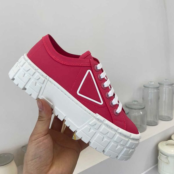 est fashion luxury casual shoes highest quality elegant comfortable and soft outdoor sports size 35-41, Black
est fashion luxury casual shoes highest quality elegant comfortable and soft outdoor sports size 35-41, Black
