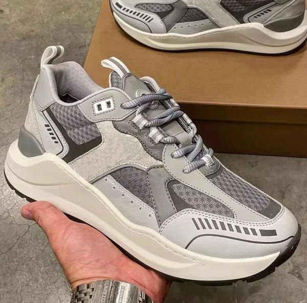 luxury 23s/s brand vintage sneakers shoes men chunky rubber soles men trainers checked canvas & suede mesh comfort runner sports eu38-46.box, Black
luxury 23s/s brand vintage sneakers shoes men chunky rubber soles men trainers checked canvas & suede mesh comfort runner sports eu38-46.box, Black