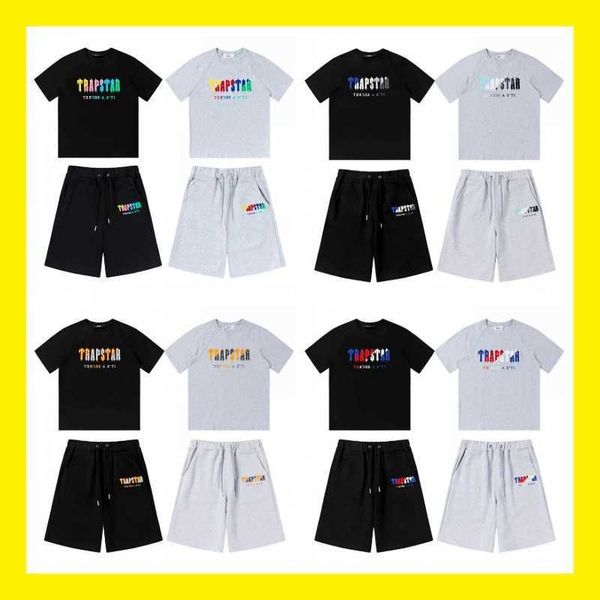 trapstar gradient letter towel embroidered short sleeve t-shirt set couple sports casual shorts, Black;white
trapstar gradient letter towel embroidered short sleeve t-shirt set couple sports casual shorts, Black;white