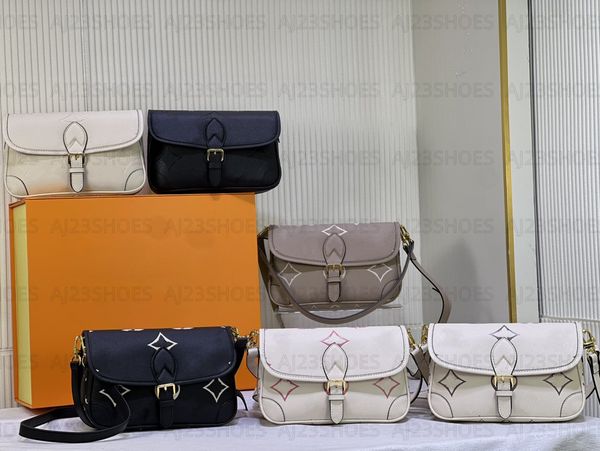 women's designer leather diane bags monograms empreinte crossbody bags tote leather shoulder strap are detachable m46386 m46388 m45985
women's designer leather diane bags monograms empreinte crossbody bags tote leather shoulder strap are detachable m46386 m46388 m45985