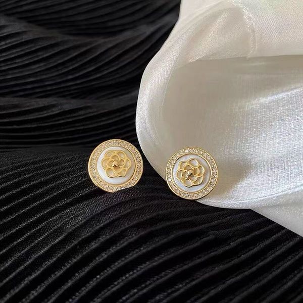 flower stud classic style elegant diamond earrings beautiful earrings women's wedding jewelry gift, Golden;silver
flower stud classic style elegant diamond earrings beautiful earrings women's wedding jewelry gift, Golden;silver