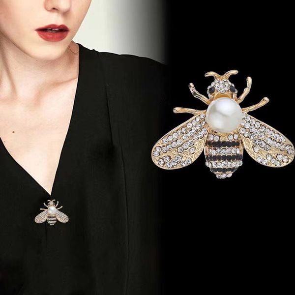 classic style bee diamond brooch beautiful suit accessory pins for women girl jewelry, Gray
classic style bee diamond brooch beautiful suit accessory pins for women girl jewelry, Gray