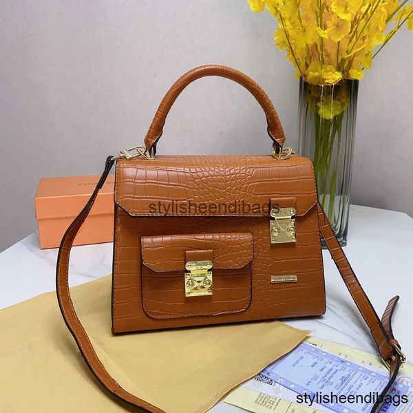 totes 23ss metis women luxurys designers totes bags pochette handbag crocodile patent leather imprint flowers golden flap chain bag messenge
totes 23ss metis women luxurys designers totes bags pochette handbag crocodile patent leather imprint flowers golden flap chain bag messenge