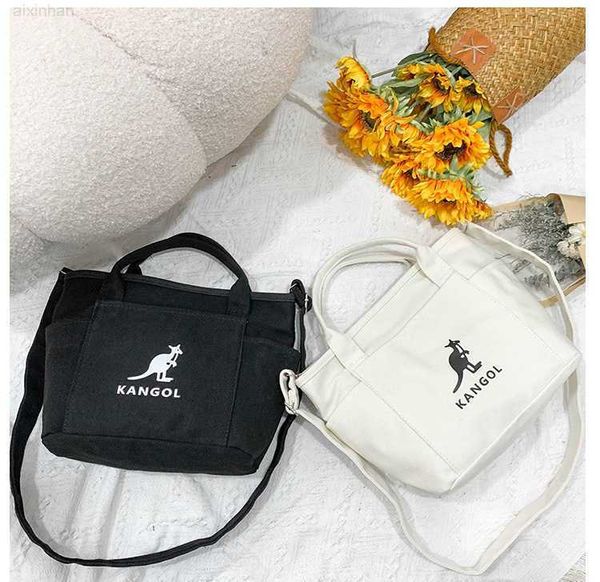 2022 new korean handheld canvas for female students' classroom crossbody shoulder fashion versatile commuter tote bag
2022 new korean handheld canvas for female students' classroom crossbody shoulder fashion versatile commuter tote bag
