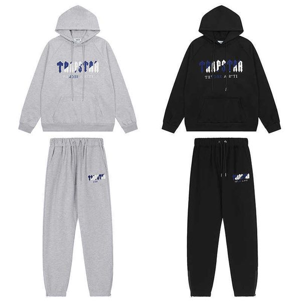 autumn and winter trapstar blue and white towel embroidered plush sweater men's and women's loose casual coat, Black;white
autumn and winter trapstar blue and white towel embroidered plush sweater men's and women's loose casual coat, Black;white