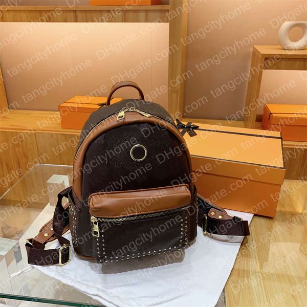 luxury designer female backpack european and american fashion student high capacity womens travel handbag new style presbyopia mans big back
luxury designer female backpack european and american fashion student high capacity womens travel handbag new style presbyopia mans big back