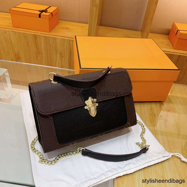 shoulder bags elegant designer women flip chain messenger bag victoire shoulder bag pu leather pathcwork two-tone crossbody bags flap handba
shoulder bags elegant designer women flip chain messenger bag victoire shoulder bag pu leather pathcwork two-tone crossbody bags flap handba
