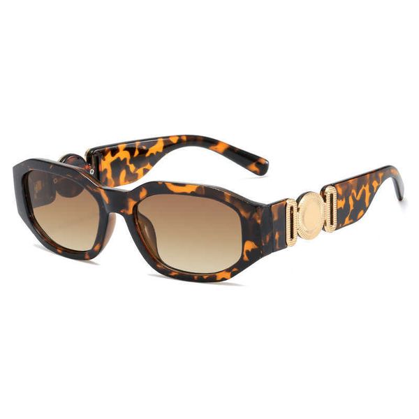 factory made 2021 new style small box trend head same personalized pattern sunglasses, Black
factory made 2021 new style small box trend head same personalized pattern sunglasses, Black