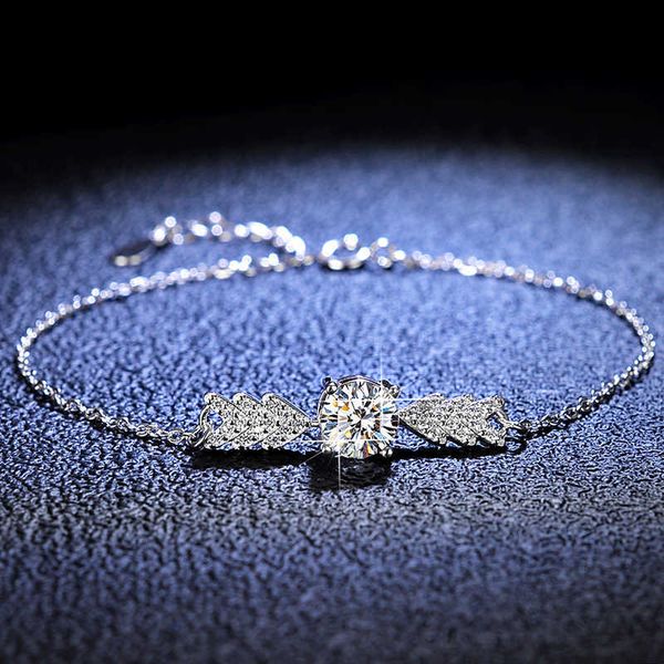 Pendant Necklaces 1ct Wings Round Moissanite Bracelet Women 925 Sterling Silver Adjustable Slide Charm Women Bracelet
Pendant Necklaces 1ct Wings Round Moissanite Bracelet Women 925 Sterling Silver Adjustable Slide Charm Women Bracelet