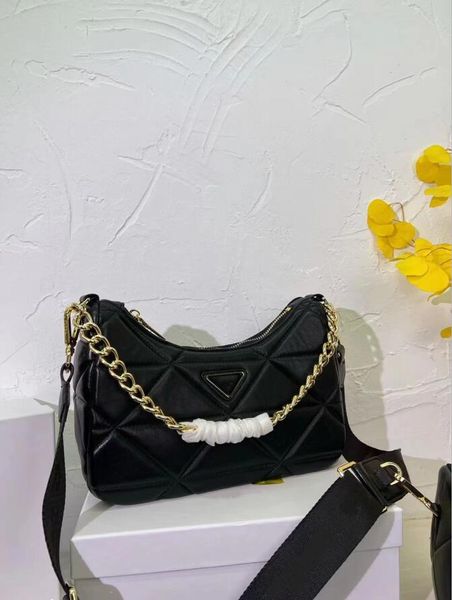 women's handheld one shoulder crossbody underarm bag with hanging ornaments zero wallet 1bc157 2dmo tote hangabgs have box 26.13cm
women's handheld one shoulder crossbody underarm bag with hanging ornaments zero wallet 1bc157 2dmo tote hangabgs have box 26.13cm