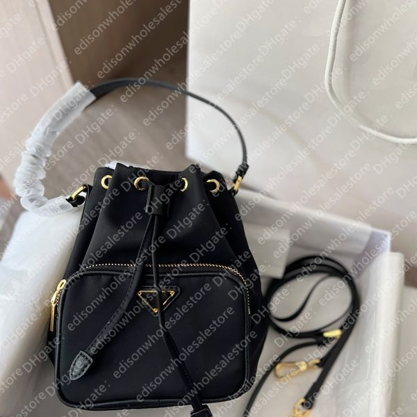 designer luxury duet triangle 3color re-nylon bucket bag small triangle logo black drawstring cross-body nylon leather handle bags
designer luxury duet triangle 3color re-nylon bucket bag small triangle logo black drawstring cross-body nylon leather handle bags