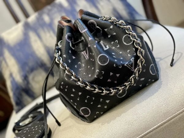 mt solds luxurys designers vintage bucket bags handbag flower purses women tote brand letter genuine leather crossbody shoulder bag totes 2p
mt solds luxurys designers vintage bucket bags handbag flower purses women tote brand letter genuine leather crossbody shoulder bag totes 2p