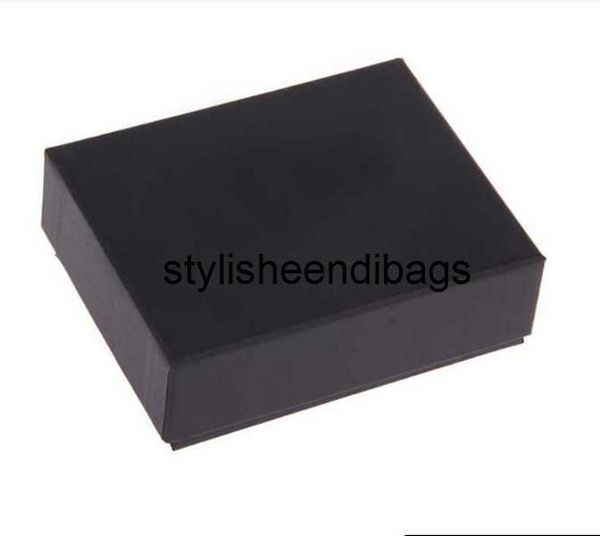 stylisheendibags brand original box cosmetic bags purchase a box separately we will not ship we do not accept refunds if there is minor dama
stylisheendibags brand original box cosmetic bags purchase a box separately we will not ship we do not accept refunds if there is minor dama