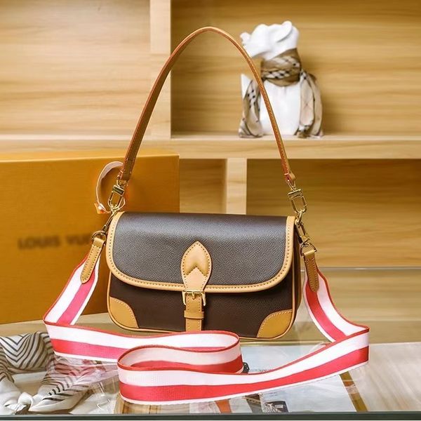 designer bag women shoulder bag postman satchel shoulder clutch cross body luxury genuine leather hobo chain handbag presbyopic drawstring b
designer bag women shoulder bag postman satchel shoulder clutch cross body luxury genuine leather hobo chain handbag presbyopic drawstring b