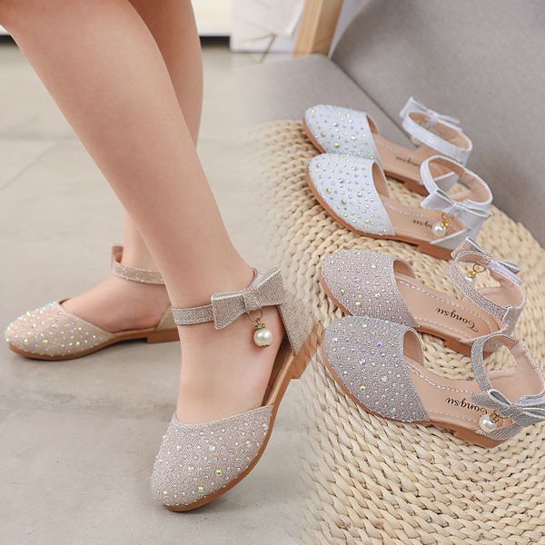 sneakers girls princess sandals baby shoes 2023 brand kids for wedding party bling summer flat fashion breathable 230504, Black;red
sneakers girls princess sandals baby shoes 2023 brand kids for wedding party bling summer flat fashion breathable 230504, Black;red
