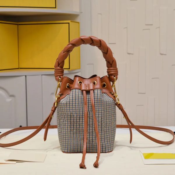 bucket bag designer crossbody shoulder bags embroidery drawstring womens black white woven soft leather handle tote
bucket bag designer crossbody shoulder bags embroidery drawstring womens black white woven soft leather handle tote